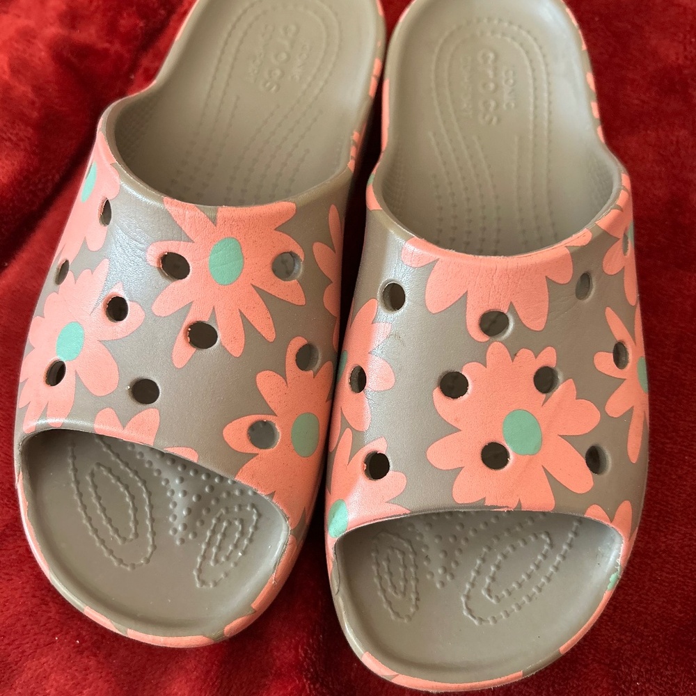 Crocs Platform slide sandals